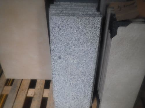 CLEARANCE / DAMAGED 7 x Silver Grey Granite "HALF" BULLNOSE  900 x 350 x 20mm @ JUST £9.99 each